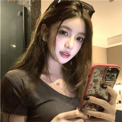 拿针的女孩